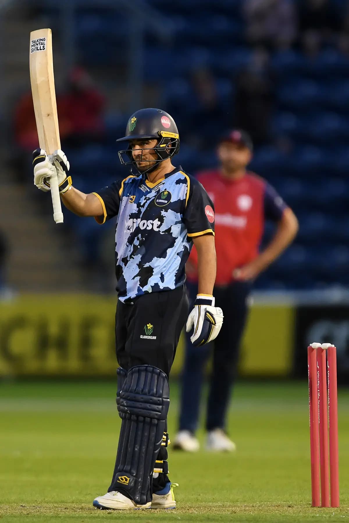 Carlson’s Gritty Knock Keeps Glamorgan Afloat in Derbyshire Battle